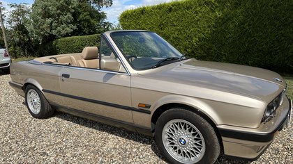 BMW 320i 2.0 Auto Convertible in superb order & great spec.