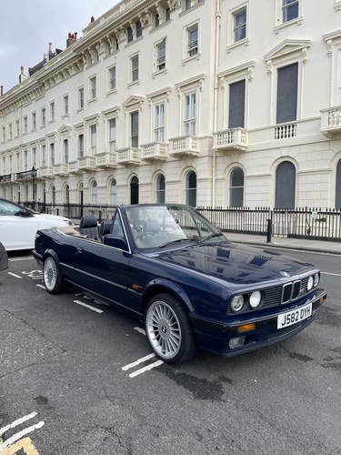 1992 BMW 320I Convertible (manual)