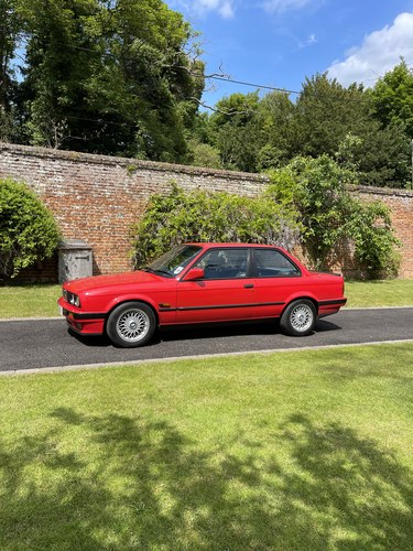 1990 BMW E30 318is