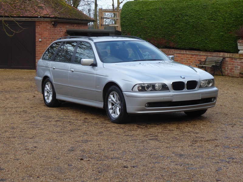 BMW E39 520i Touring Auto Petrol FSH Low Mileage ULEZ