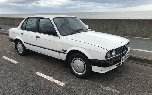 1990 BMW 318 I Auto (picture 1 of 24)