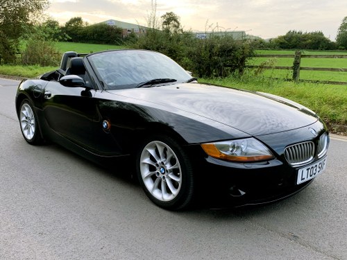 2003 BMW Z4 3.0i CONVERTIBLE // ONLY 89000 MILES // 12 STAMPS SOLD