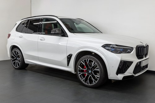BMW X5M COMPETITION 4.4 V8 2022/72 WITH £17000 ULTIMATE PACK Kaufen Bei