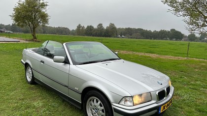 Beautiful BMW 328i Convertible (E36) in very good condition