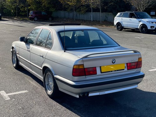 1990 BMW 535I SPORT E34 SALOON STERLING SILVER MANUAL GEARBOX FSH A vendre