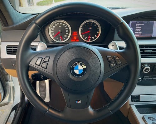 2010 BMW M5 - 5