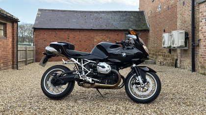 2006 BMW R1200S. Just 6,000 Miles and 1 Former Keeper.