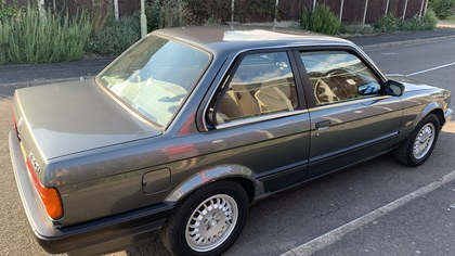 1988 BMW 3 Series E30 (1984-1991) 320i Coupe