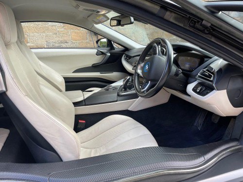 2015 BMW i8 - 5