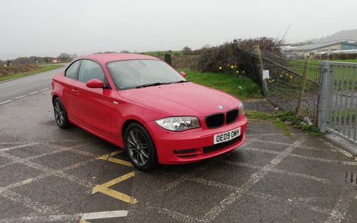 2009 BMW 1 Series E82  125i manual (picture 1 of 10)