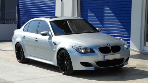 Picture of 2006 BMW M5, Silverstone Metallic, fully optioned, 42283 km - For Sale