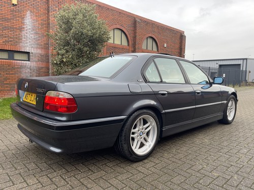 2000 BMW 7 Series - 8