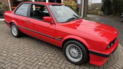 BMW E30 318iS COUPE (Just 65,000 miles)