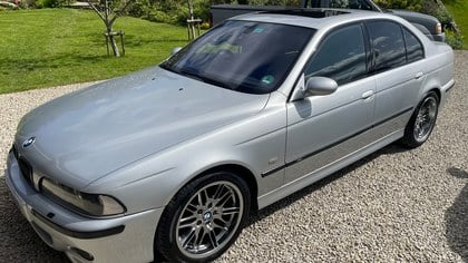 IMMACULATE 2002 BMW M5 E39 (1997-2003)