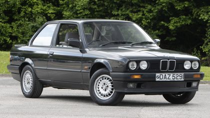 1990 BMW 318i LUX