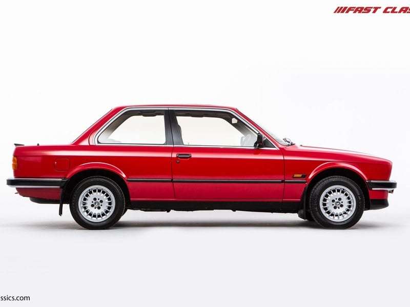 BMW E30 318I // 25K MILES // CHROME BUMPER COUPE // EXCELLEN