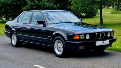 1991 BMW E32 7 Series 735 SE - ONLY 30,000 Miles - AS NEW