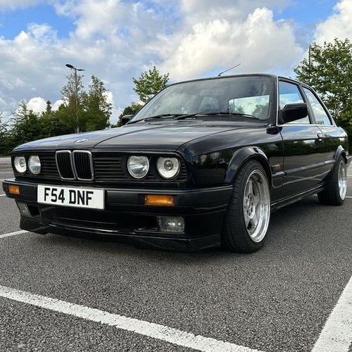 Beautiful BMW 3 Series E30 320i 1988