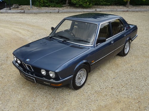 BMW E28 525i Manual - Time Warp Example A vendre
