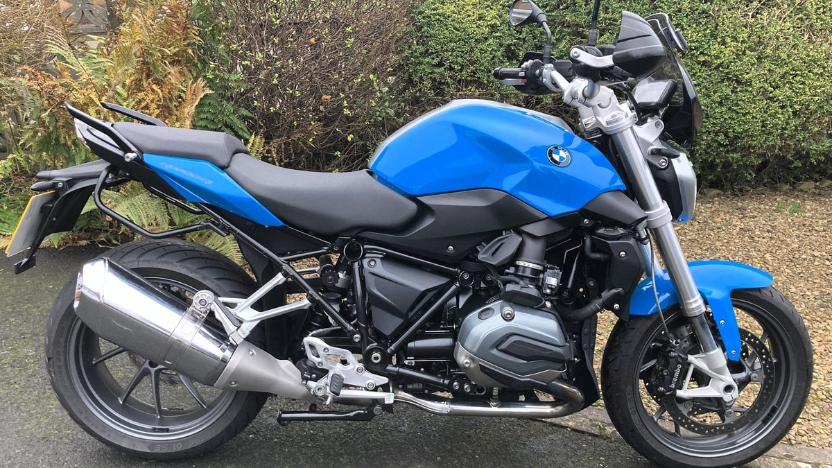 2016 BMW R1200R Blue Manual 6 Speed In United Kingdom For Sale Car 2016-bmw-r1200r-blue-manual-6-speed-in-united-kingdom-for-sale-car