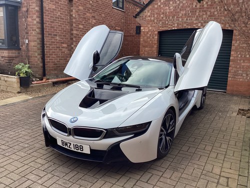 2016 BMW i8