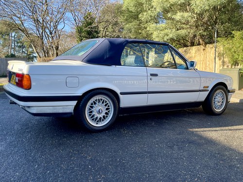 1991 BMW 3 Series E30 318i