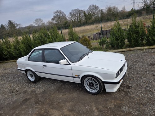 1990 BMW 3 Series E30 318is