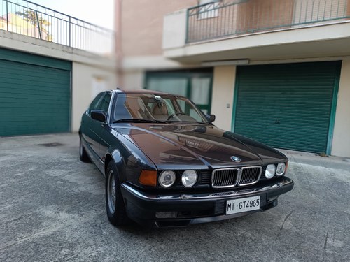 1991 BMW 7 Series E32 750i