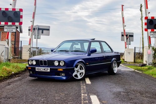 1991 BMW 3 Series E30 320i