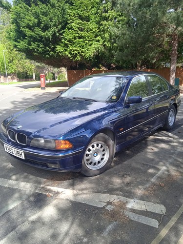 2000 BMW 5 Series E39 523i