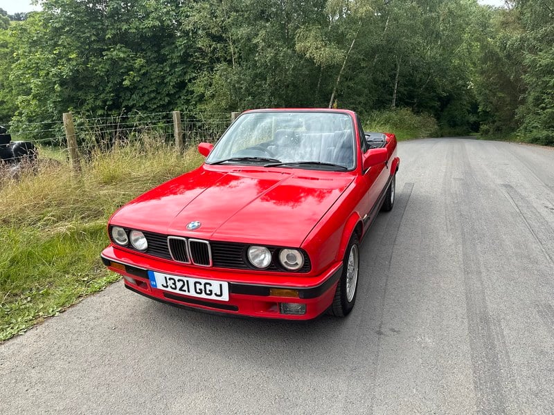 Rapid Classics: Eine Suche. Alle Oldtimer. 29 » Rapid Classics: Eine Suche. Alle Oldtimer. 1992 BMW 3 Series E30 318i