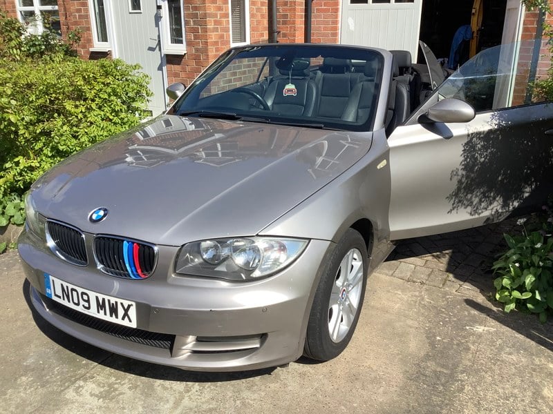 Rapid Classics: Eine Suche. Alle Oldtimer. 14 » Rapid Classics: Eine Suche. Alle Oldtimer. 2009 BMW 1 Series E88 120d