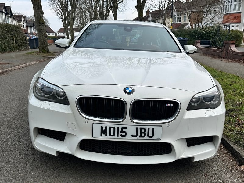 Rapid Classics: Eine Suche. Alle Oldtimer. 21 » Rapid Classics: Eine Suche. Alle Oldtimer. 2015 BMW M5 F10