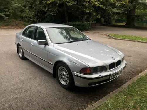 1997 BMW 5 Series E39 528i