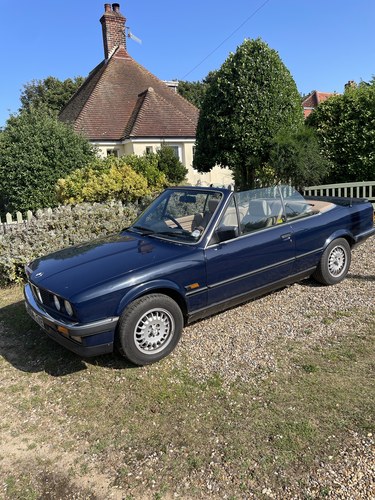 1989 BMW 3 Series E30 320i