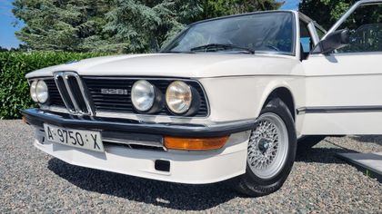 BMW 5 Series E12