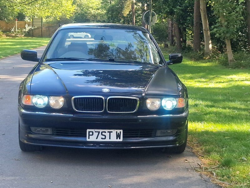 2001 BMW 7 Series E38 728i