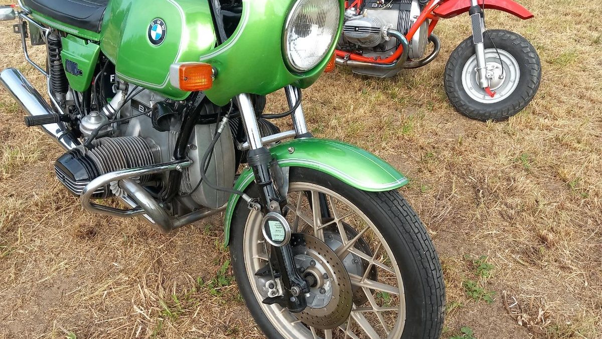 1978 BMW R100 Green Manual, speed in Courpière, France For
