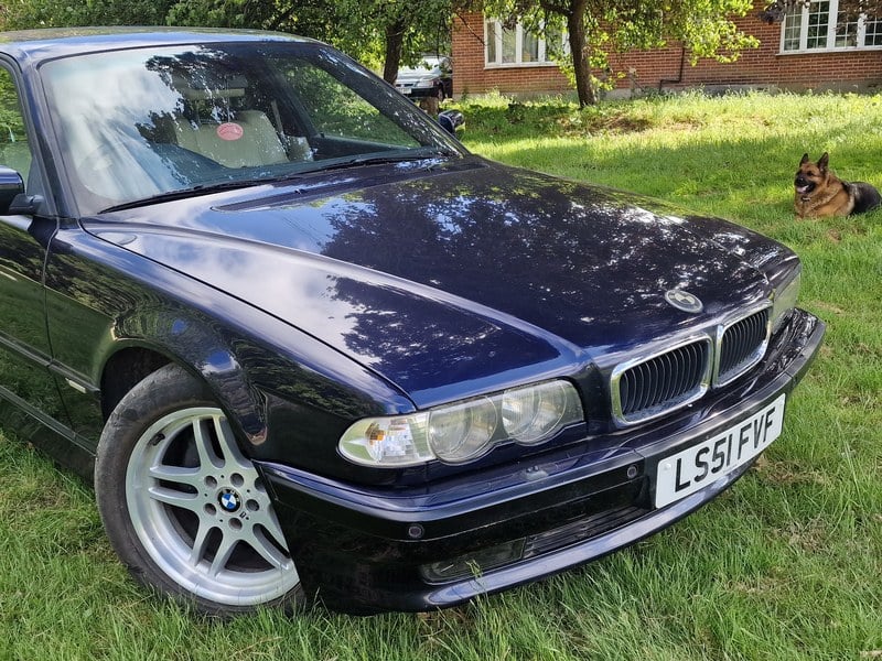 2001 BMW 7 Series E38 735i