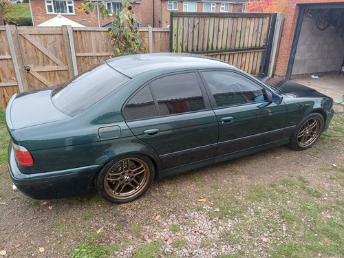 2000 BMW 5 Series E39 540i