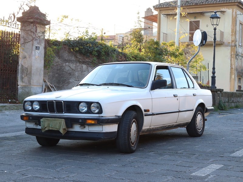 1987 BMW 3 Series E30 320i