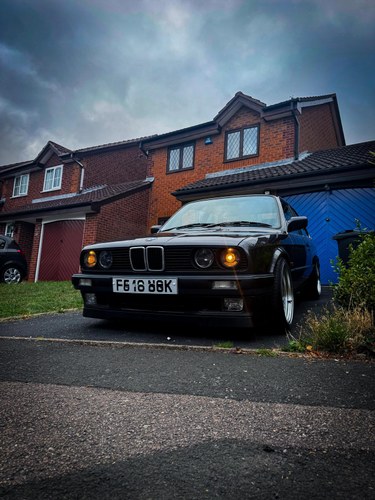 1989 BMW 3 Series E30 320i