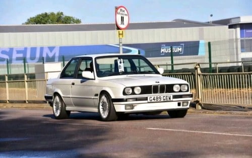 BMW 3 Series E30 - M54 3.0L 330i Engine Conversion
