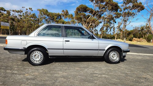 1984 BMW E30 320i Automatic **J1 AUTO SA** In vendita