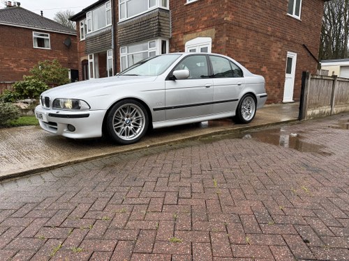 2001 BMW 5 Series E39 540i
