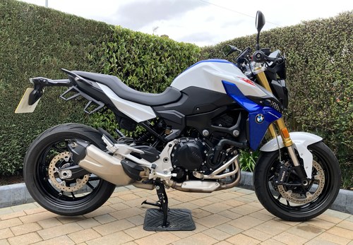 *DEPOSIT TAKEN* 2023 BMW F900R Sport with Comf Pack VENDIDO