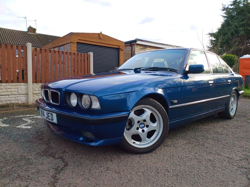 1995 BMW E34 525i Sport Manual – Avus Blue – Throwing Stars