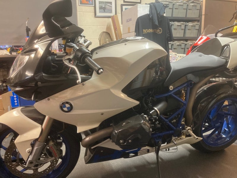 2009 BMW HP2 Sport - 1 2009 BMW HP2 Sport - 1