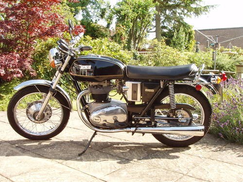 BSA A65 Thunderbolt 1972 Immaculately restored SOLD