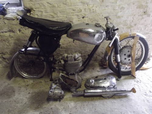 Lot 83 - A 1962 BSA Gold Star DBD34 500cc - 01/09/17 À venda em leilão